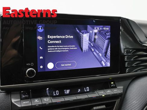 Used 2025 Toyota Camry SE FWD image 19