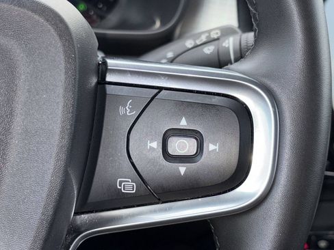 Used 2025 Volvo XC40 B5 Core AWD/4WD image 14