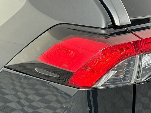 Used 2019 Toyota RAV4 LE image 34