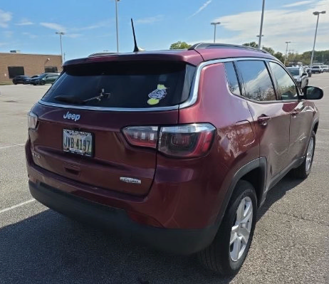 Used 2022 Jeep Compass Latitude AWD/4WD image 2