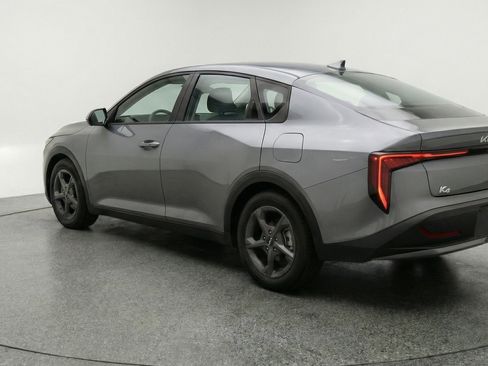 Used 2025 Kia K4 LXS image 6