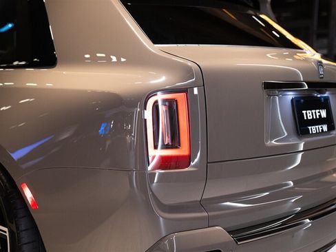 Used 2027 Rolls-Royce Cullinan Black Badge AWD/4WD image 36