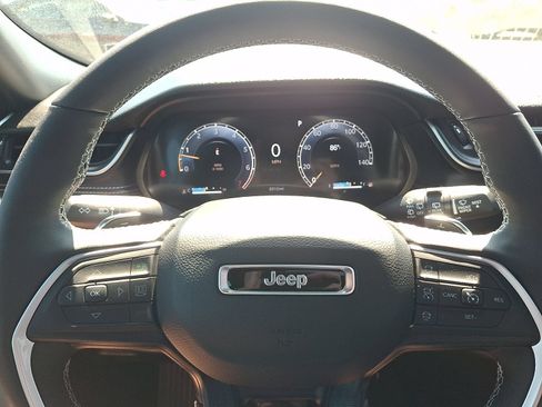 Used 2024 Jeep Grand Cherokee Altitude AWD/4WD image 20