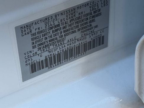 Used 2025 Nissan Sentra SV FWD image 23