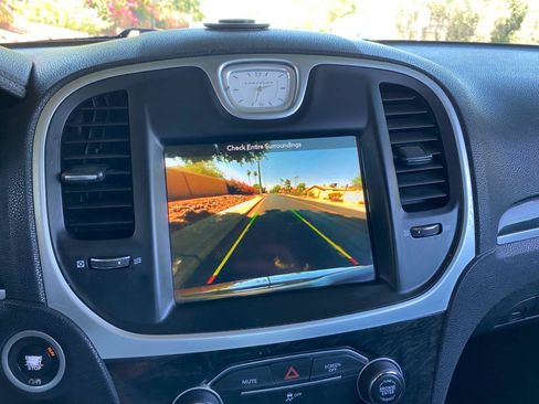 Used 2019 Chrysler 300 Limited AWD/4WD image 71