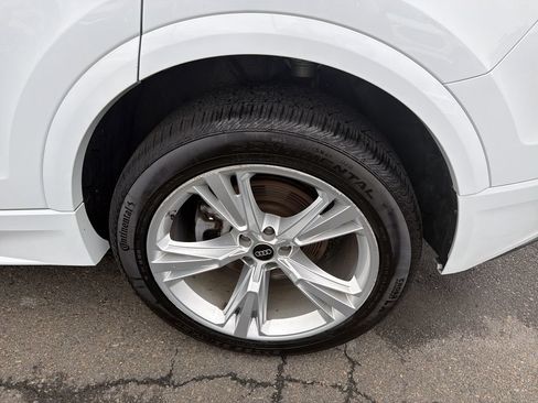 Used 2023 Audi Q8 Premium AWD/4WD image 30