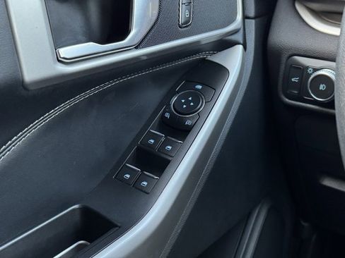 Certified 2022 Ford Explorer XLT w/ Equipment Group 202A image 34