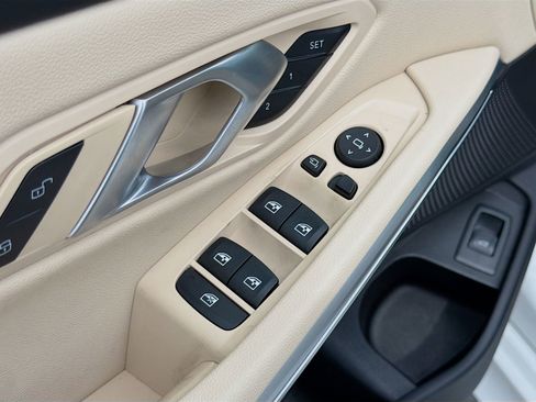 Certified 2025 BMW 330i Sedan image 25