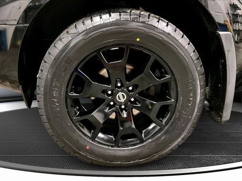 Used 2020 Nissan Frontier SV w/ Midnight Edition Floor Mats image 30