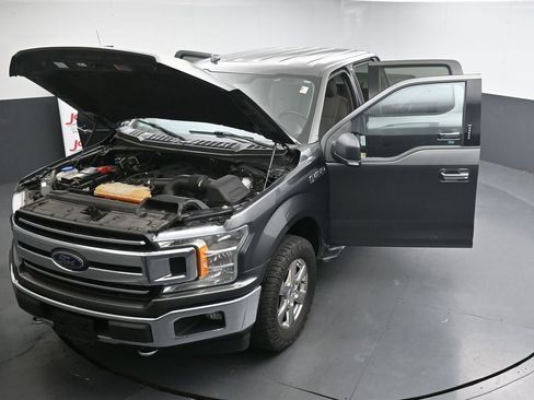 Used 2018 Ford F150 XLT w/ Equipment Group 302A Luxury AWD/4WD image 43