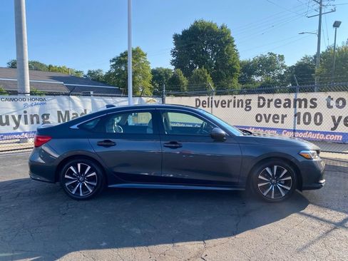 Used 2024 Honda Civic EX image 2