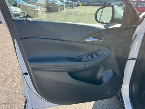 Used 2025 Buick Encore GX Preferred image 20