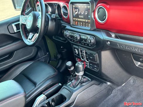 Used 2021 Jeep Wrangler Unlimited Rubicon AWD/4WD image 12