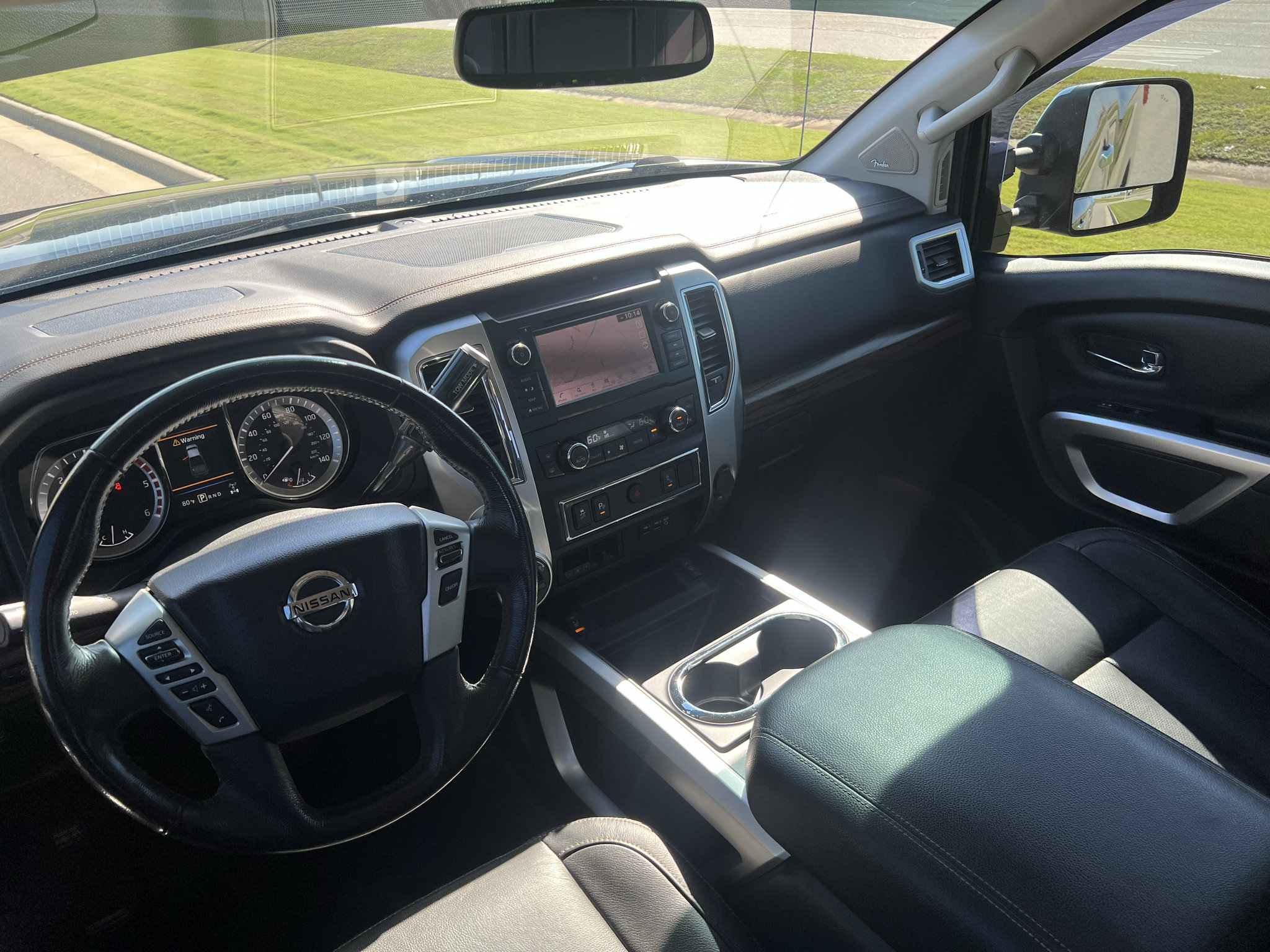Used 2019 Nissan Titan SL w/ Chrome Package AWD/4WD image 18