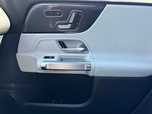 Used 2023 Mercedes-Benz GLB 250 GLB 250 image 27