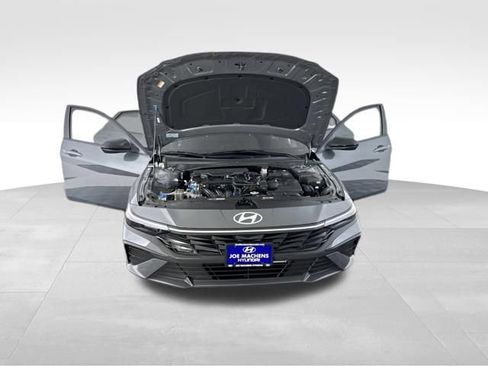 Used 2026 Hyundai Elantra Sport FWD image 12