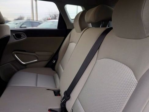 Used 2025 Kia Soul LX image 30