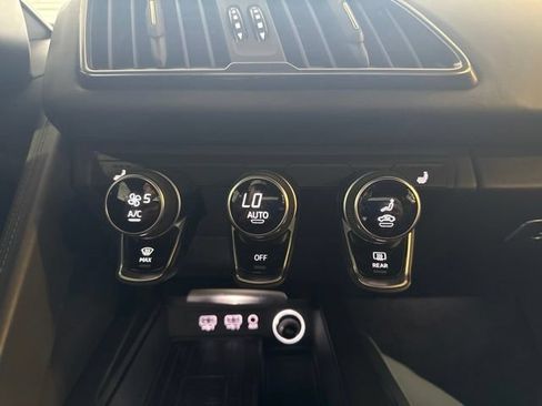 Used 2020 Audi R8 V10 w/ Carbon Exterior Package AWD/4WD image 21