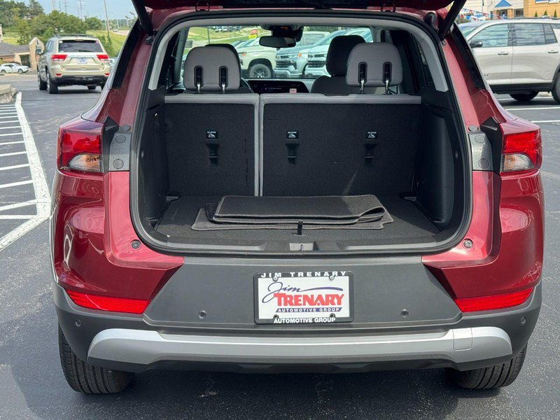 Used 2025 Chevrolet TrailBlazer LT w/ Convenience Package FWD image 5