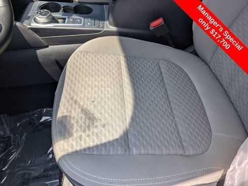 Used 2022 Ford Escape SE w/ Cold Weather Package FWD image 21