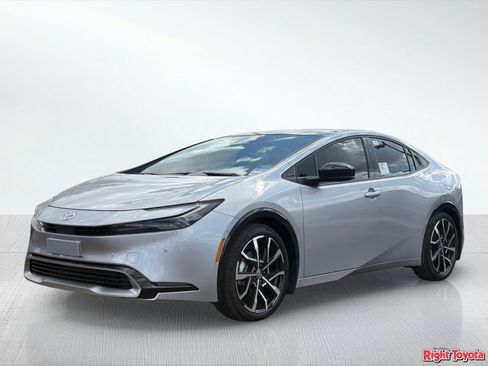 New 2026 Toyota Prius Plug-In Hybrid FWD image 2