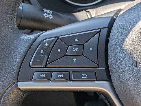 Used 2025 Nissan Altima 2.5 SV FWD image 18