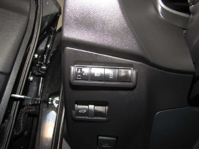 Used 2026 Toyota Corolla Cross XLE w/ Convenience Package FWD image 32