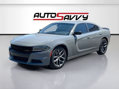 Used 2023 Dodge Charger SXT w/ Blacktop Package RWD image 3