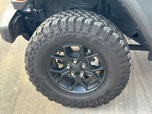 Used 2025 Jeep Wrangler Unlimited Sport S 4xe AWD/4WD image 11