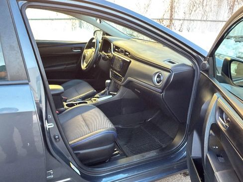 Used 2019 Toyota Corolla SE w/ SE Premium Package image 25