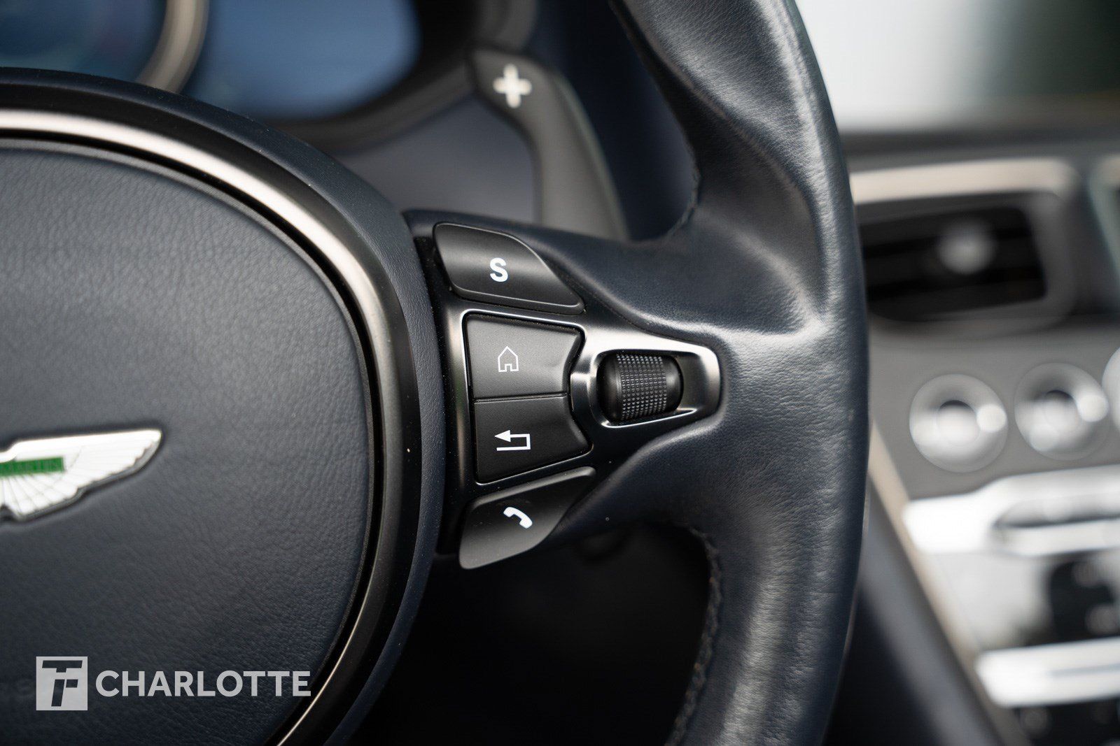 Used 2019 Aston Martin DB11 Volante RWD image 23