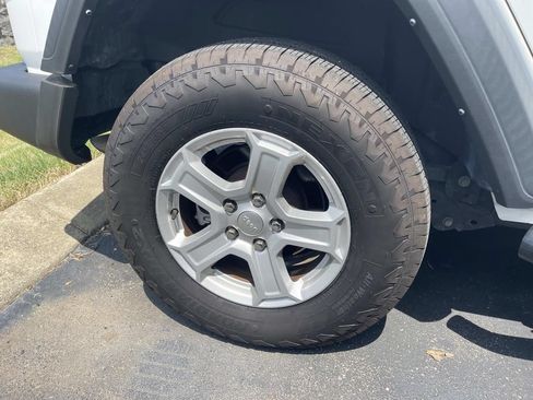Used 2021 Jeep Wrangler Unlimited Sport AWD/4WD image 10