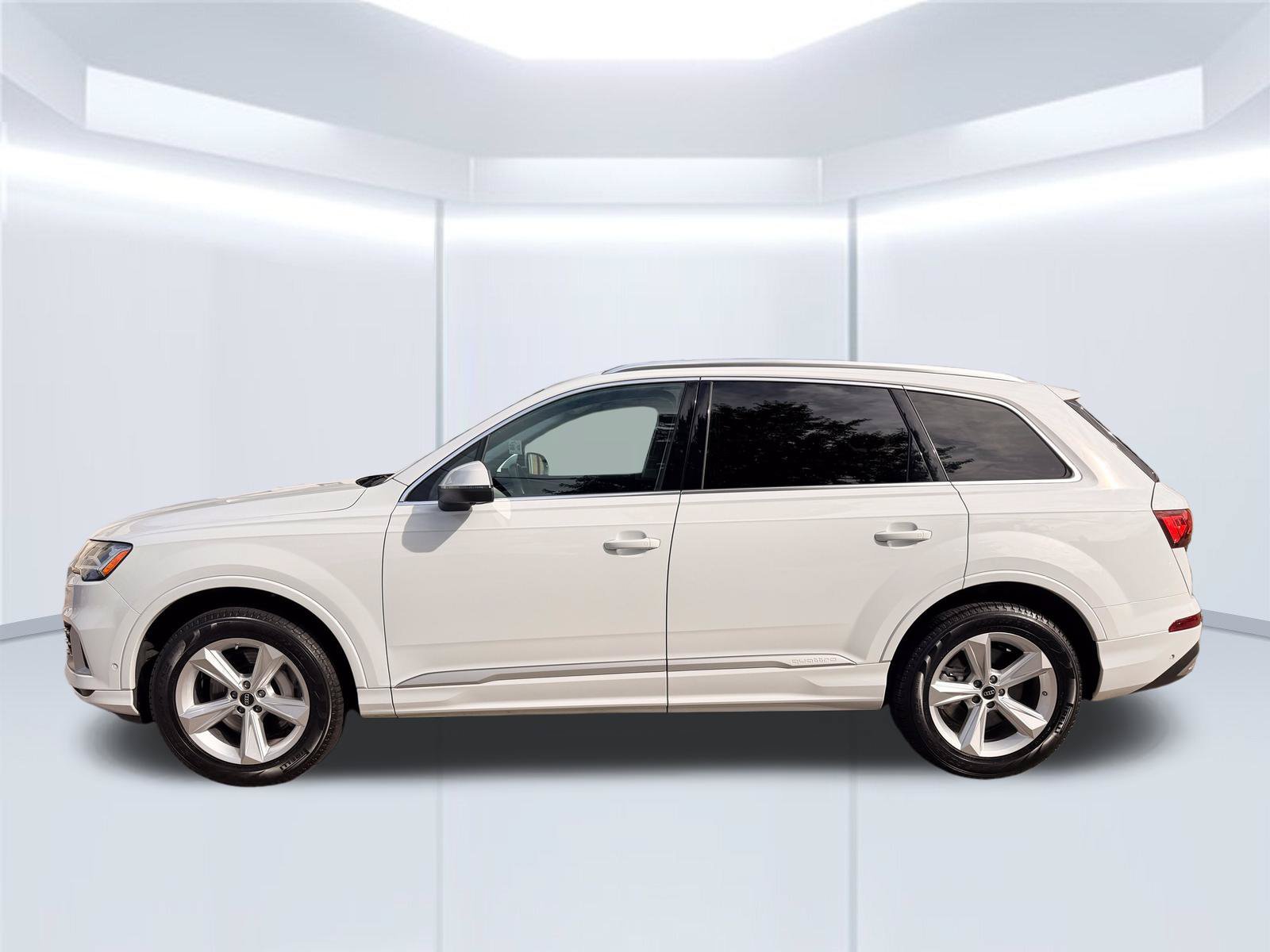 Used 2023 Audi Q7 2.0T Premium w/ Convenience Package AWD/4WD image 11