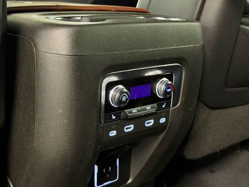 Used 2023 GMC Yukon XL Denali Ultimate AWD/4WD image 41