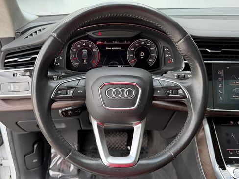 Used 2019 Audi Q8 Prestige w/ Luxury Package AWD/4WD image 39
