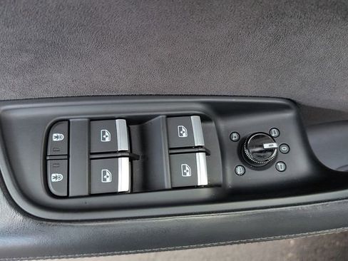 Used 2019 Audi Q8 Prestige w/ Luxury Package image 18