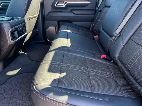 Certified 2025 Chevrolet Silverado 2500 High Country w/ Technology Package image 18