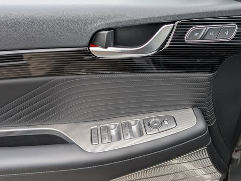 Used 2024 Hyundai Palisade Calligraphy image 16