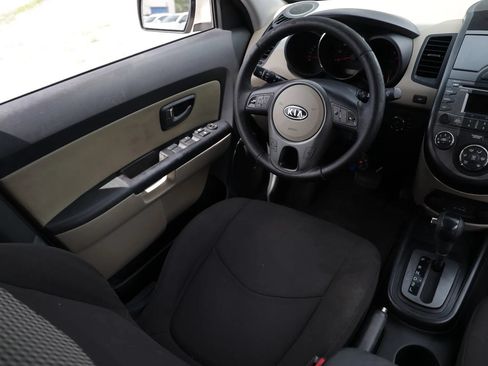 Used 2010 Kia Soul ! FWD image 13