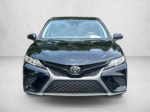 Used 2019 Toyota Camry SE w/ Convenience Package FWD image 2