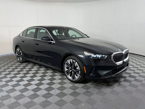 Used 2025 BMW 530i image 7