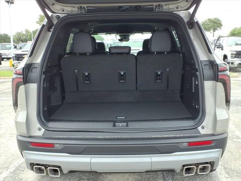 New 2026 Chevrolet Traverse Z71 w/ Enhanced Driving Package AWD/4WD image 12