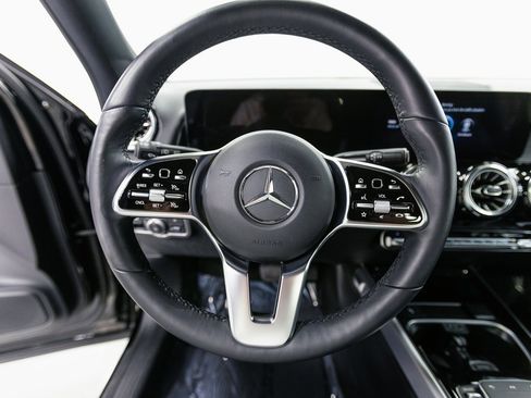 Certified 2023 Mercedes-Benz EQB 300 4MATIC image 11