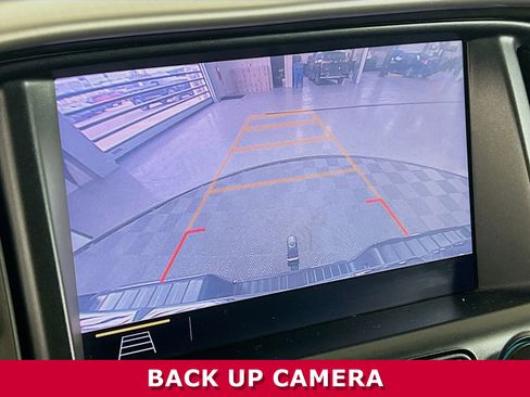 Used 2020 GMC Canyon SLE w/ Elevation Edition image 9