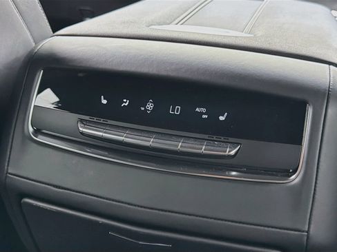 Used 2025 Cadillac Escalade ESV Sport Platinum AWD/4WD image 23