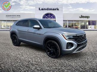 Used 2024 Volkswagen Atlas Cross Sport SE w/ Panoramic Sunroof Package video 1