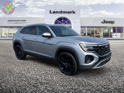 Used 2024 Volkswagen Atlas Cross Sport SE w/ Panoramic Sunroof Package image 1