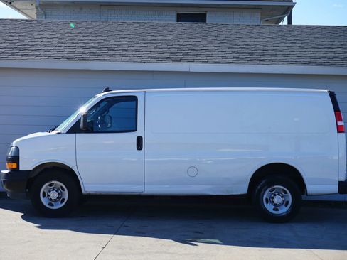 Used 2021 Chevrolet Express 2500 w/ Driver Convenience Package image 14