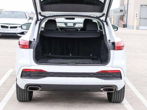 Used 2025 Audi Q5 Premium w/ Convenience Package AWD/4WD image 36