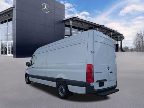 Used 2024 Mercedes-Benz eSprinter 170 Cargo image 7